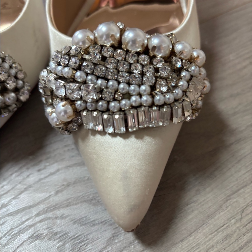 Badgley Mischka Pearl Embellished Heels - Picture 3 of 7